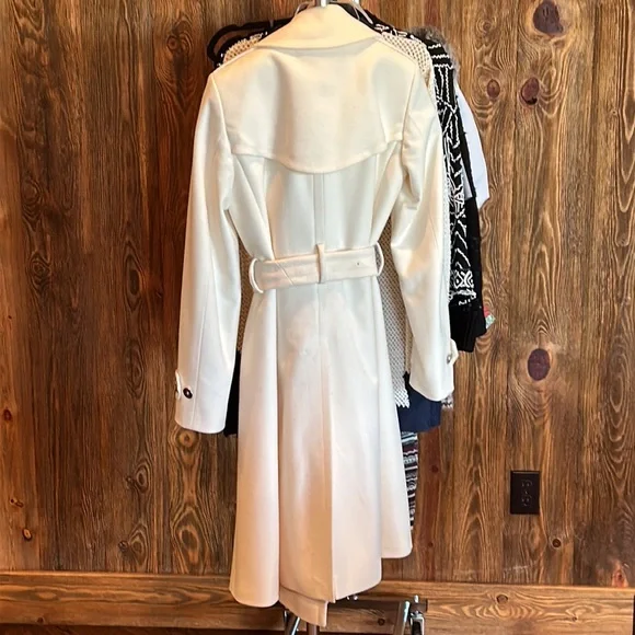 Cream Burberry virgin wool and cashmere size 4 trench